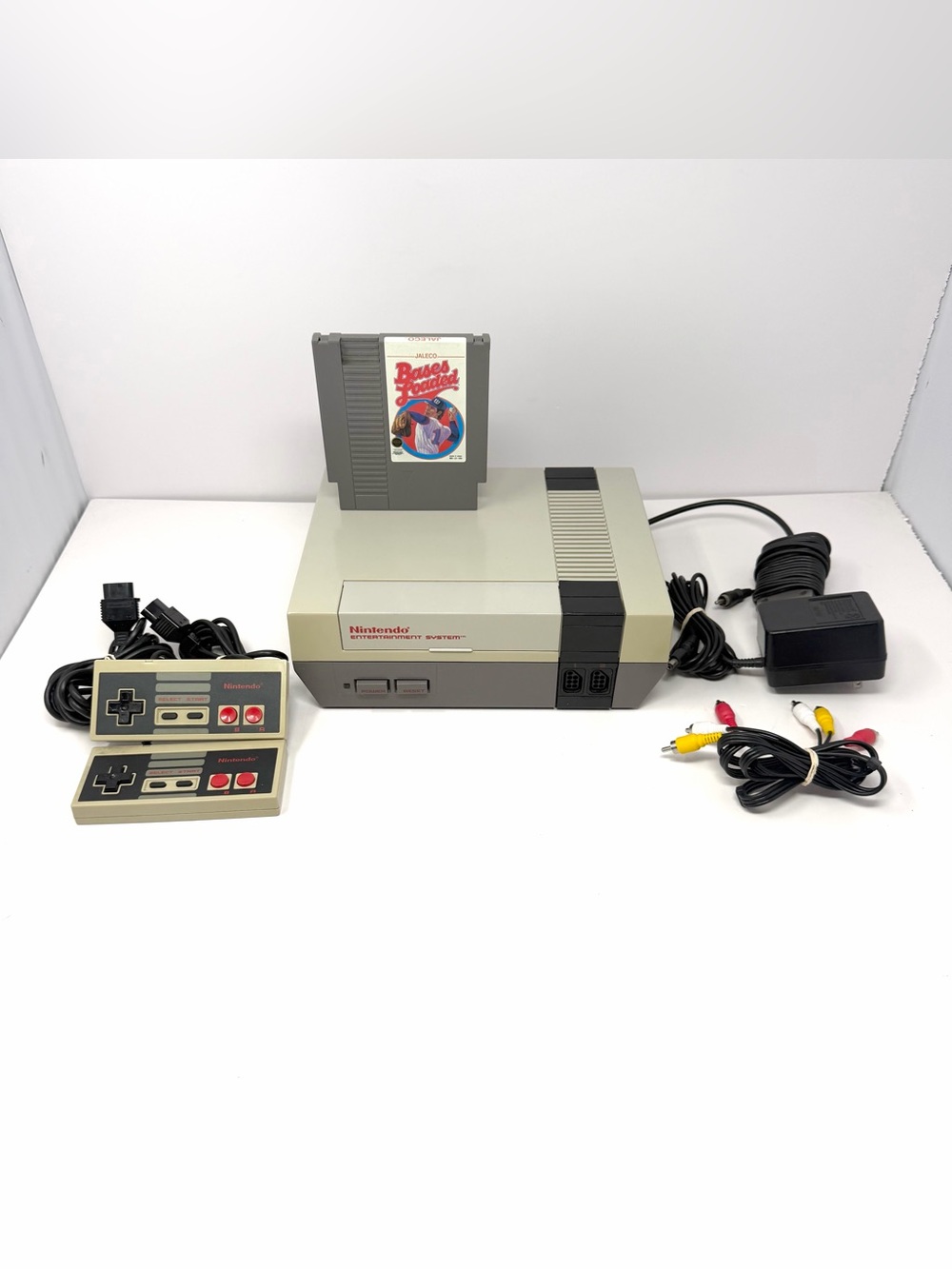 Nintendo Entertainment System Console NES-001 W/ 2 Controllers & Cords Working